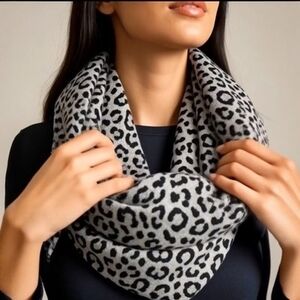 Women’s Neck Warmer Wrap Black Grey Cheetah Print Knit Scarf Eco-Friendly